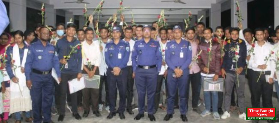 লালমনিরহাট জেলায় নিজ যোগ্যতায় পুলিশে চাকরি পেলেন ৪৮ জন
