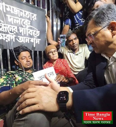 সালাহউদ্দিন আহাম্মদের অনুরোধে ১৩৪ ঘণ্টা পর অনশন ভাঙলেন তারেক