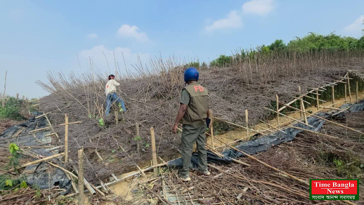 কক্সবাজার দক্ষিণ বন বিভাগের বন দস্যুতার বিরুদ্ধে নিরন্তর যুদ্ধ