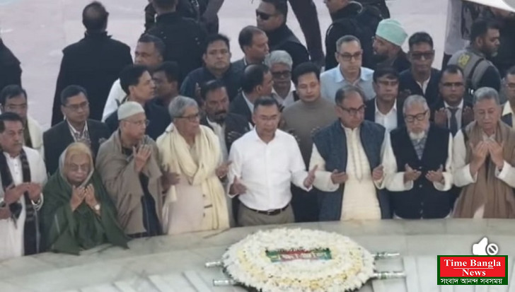 ১৯ বছর পর বাবার কবর জিয়ারত করলেন তারেক রহমান