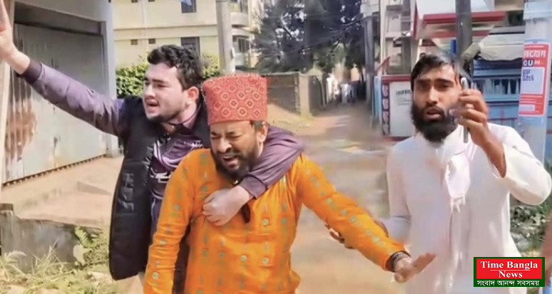 মববাহীনিরা আওয়ামীপন্থি শিক্ষককে টেনেহিঁচড়ে প্রক্টর অফিসে  নিয়ে গেলো চাকসু প্রতিনিধি নাম ধারীরা