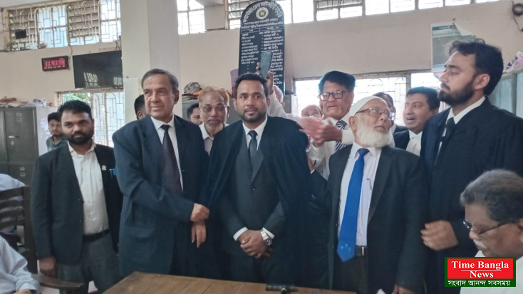 হাজারো ষড়যন্ত্রের মাঝে, অক্লান্ত পরিশ্রম ও  আত্মবিশ্বাসের বিনিময়ে নিজের অবস্থান তৈরি করে নিল পিএমখালীর তরুণ এডভোকেট কলিম।