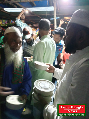 শ্রমিক কল্যাণ ফেডারেশন মিরপুর দক্ষিণ শাখার উদ্যোগে রিকশা শ্রমিকদের মাঝে খাবার বিতরণ