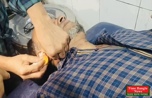 নরসিংদীতে বালু ব্যবসায়ীর কান কামড়ে ছিঁড়ে নিয়েবিএনপি নেতা বললেন, ‘এলাকা ছাড়’ !