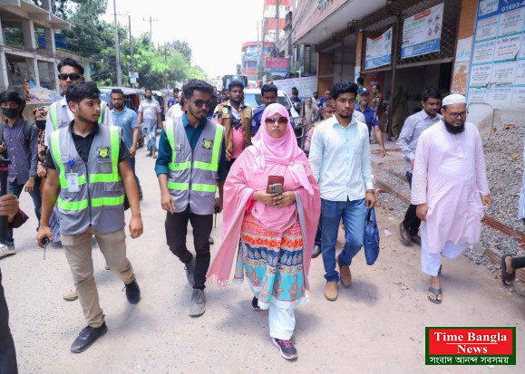 সিটি কর্পোরেশনের নির্বাহী ম্যাজিস্ট্রেট জনাবা নাজিয়া হোসেন নেতৃত্বে আইন লঙ্ঘনের দায়ে পাঁচ জনকে ভ্রাম্যমাণ আদালতের মাধ্যমে জরিমানা করা হয়।