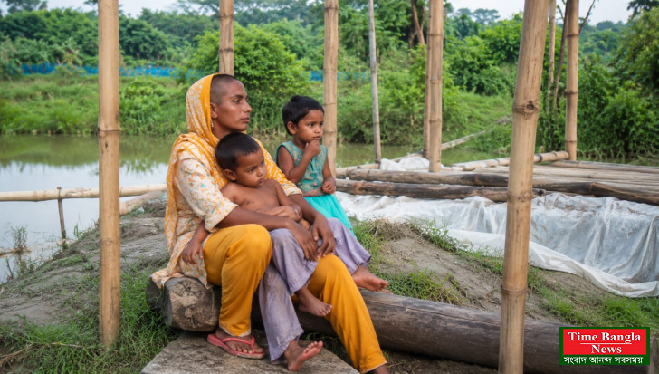 ৫০০ টাকার ভাড়ার জন্য চুল বিক্রি, দুই সন্তান নিয়ে রেললাইনের পাশে রেহানা