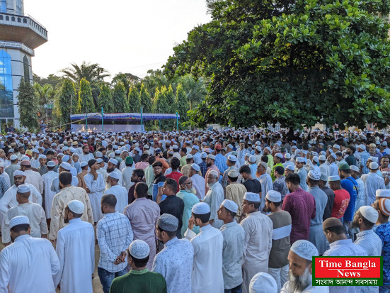 রায়নগরের মর্মান্তিক হত্যাকাণ্ডে নিহত দম্পতির জানাজা শাহী ঈদগাহে সম্পন্ন