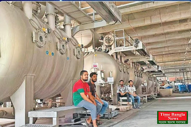 ভয়াবহ বিপর্যয়ে বাংলাদেশ! না খেয়ে আছে লক্ষ লক্ষ শ্রমিক! গ্যাসের অভাবে শতাধিক কারখানায় উৎপাদন বন্ধ|