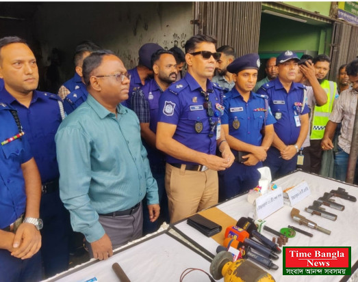 ওয়ার্কশপের আড়ালে অটোরিকশা ওয়ার্কশপে গোপনে অস্ত্রের কারখানা?হাটহাজারীতে গ্রেপ্তার ২