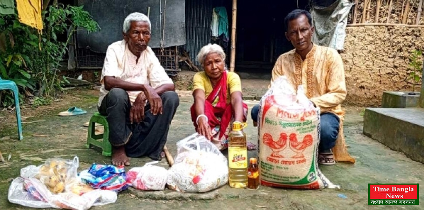 কাহারোলে অসুস্থ দম্পতির পাশে মানবিক সহায়তা নিয়ে সাংবাদিক টিপু