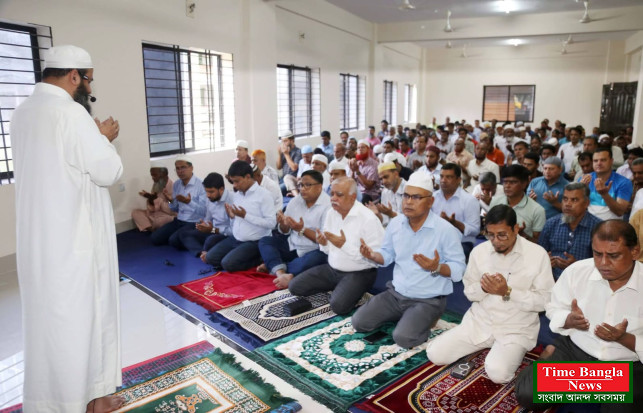 ইবিতে নতুন প্রশাসন ভবনে স্থায়ী মসজিদের শুভ উদ্বোধন